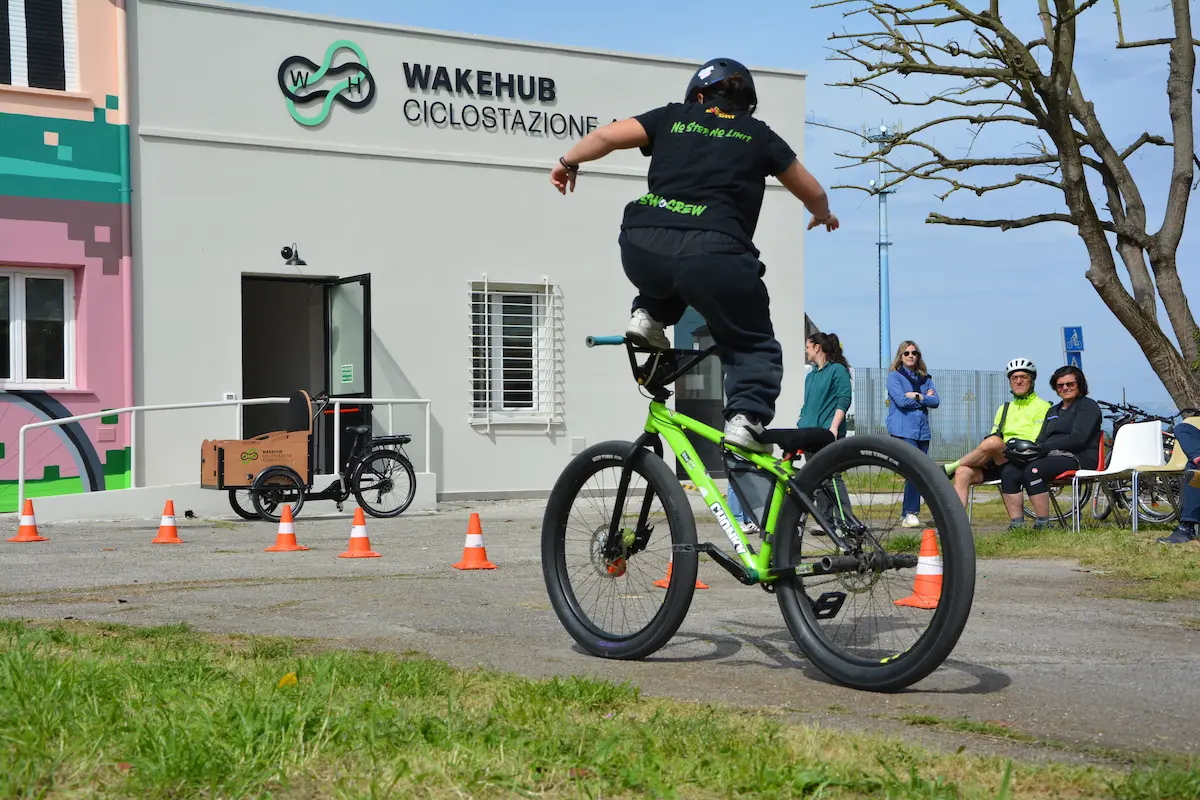 wakehub-community-slide